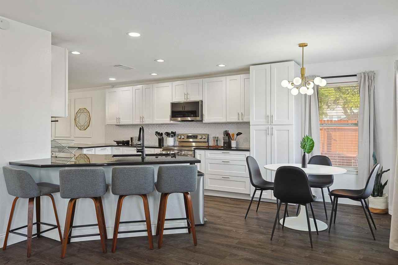 967 Grand Central Pkwy #1031715P - Photo 6 of 39