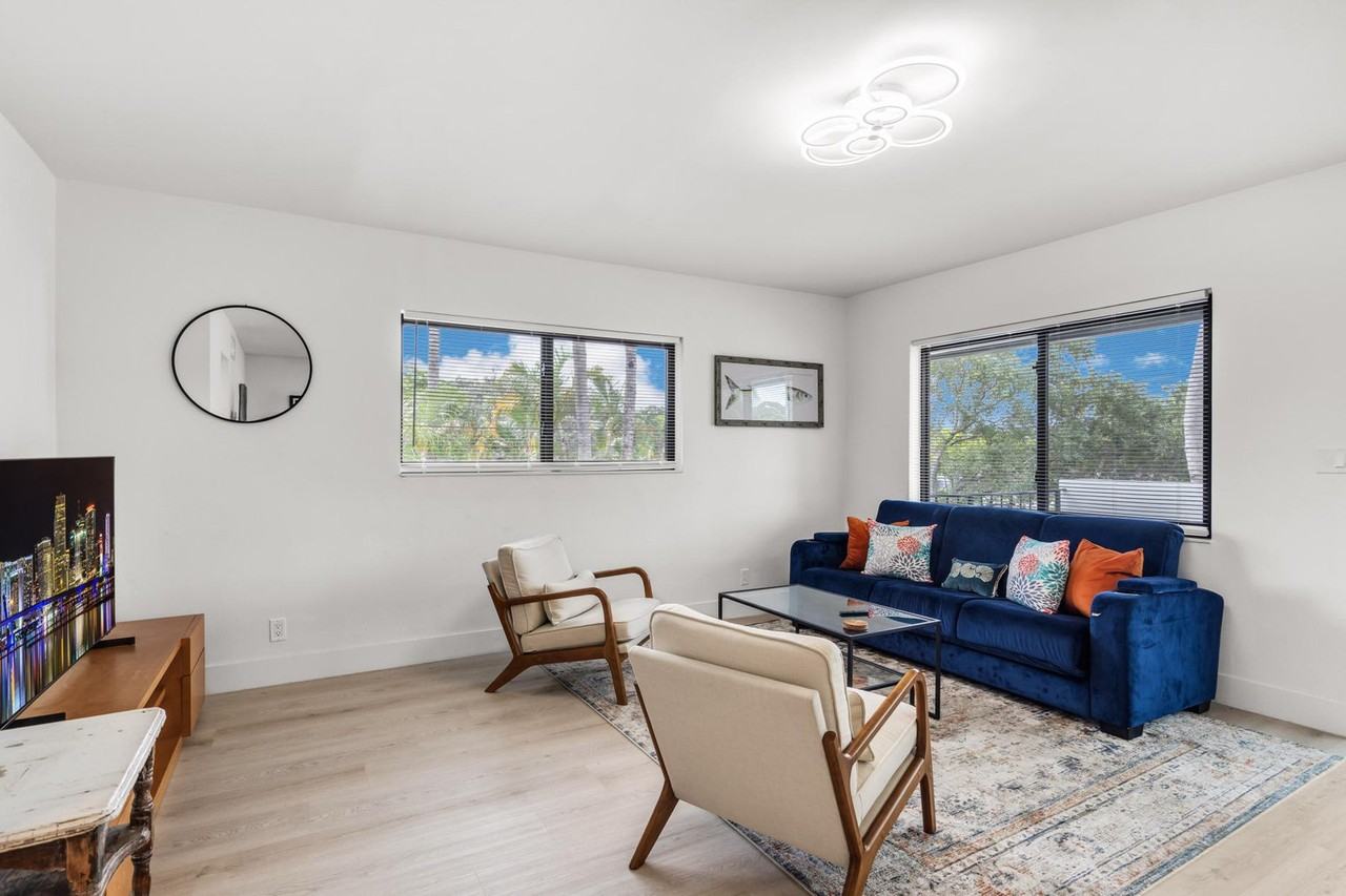 1634 Southwest 4th Avenue - Photo 2 of 15