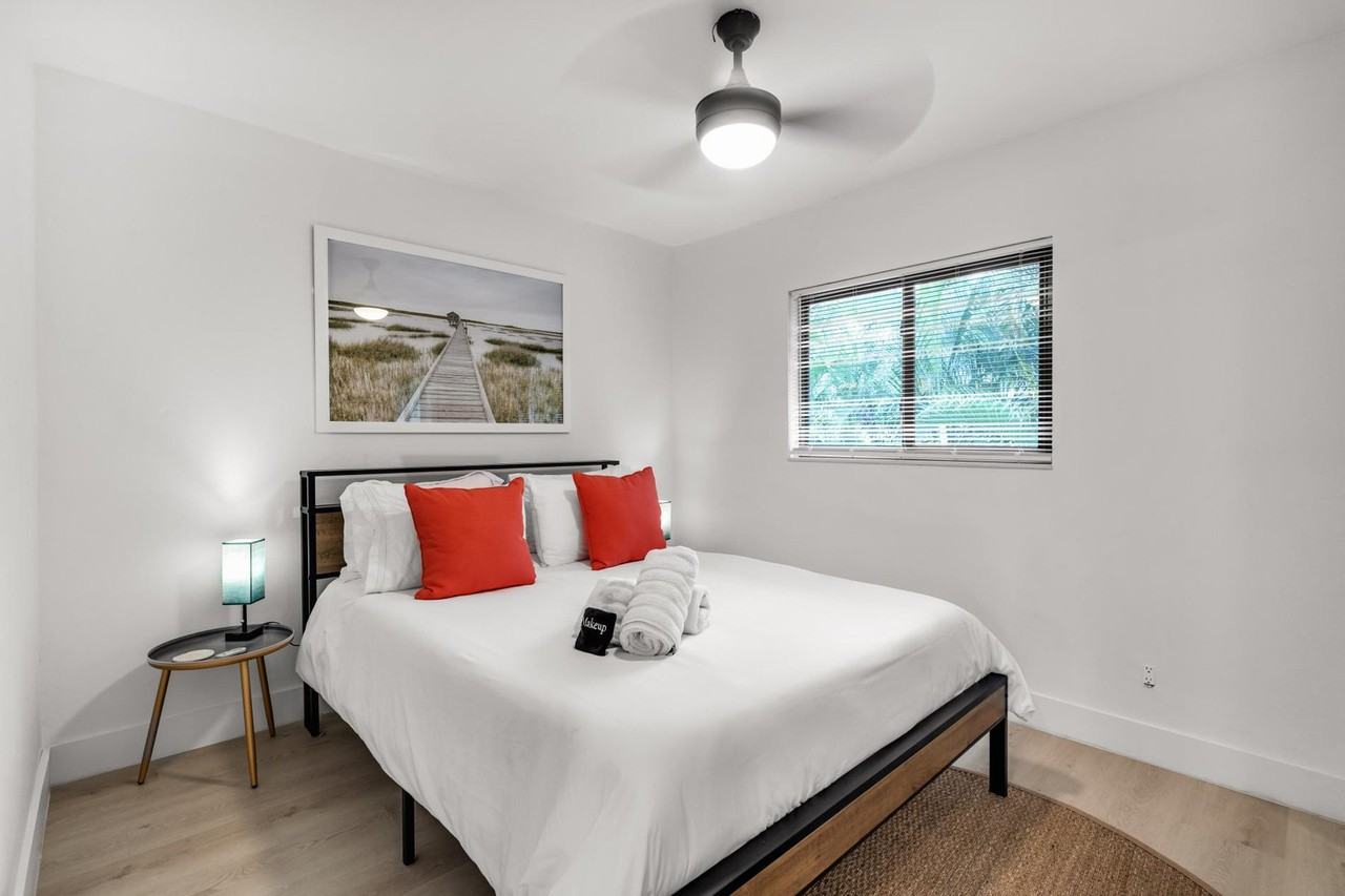 1634 Southwest 4th Avenue - Photo 4 of 15