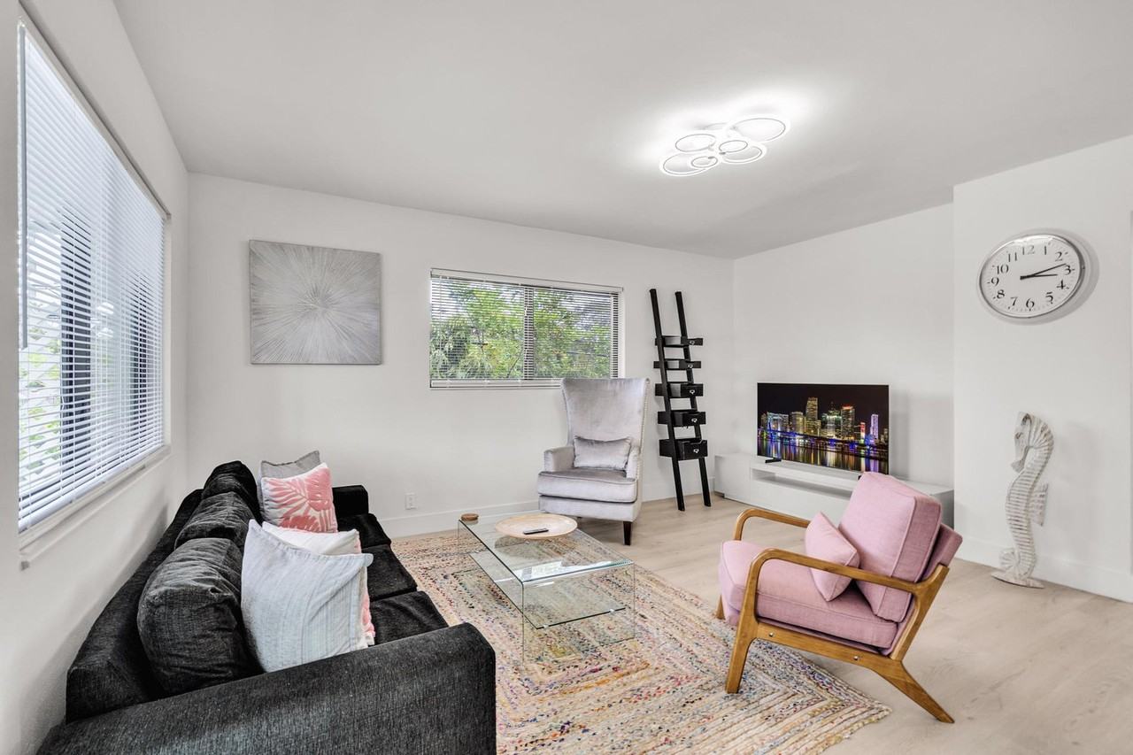 1634 Southwest 4th Avenue - Photo 2 of 28