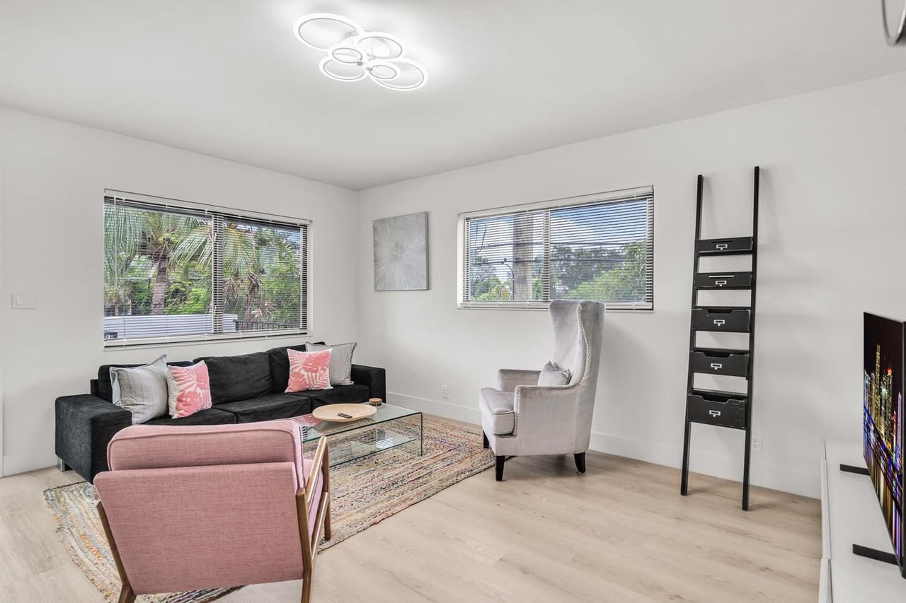 1634 Southwest 4th Avenue - Photo 3 of 28