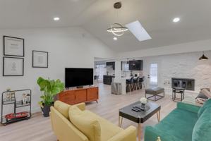 featured image of 6048 Holiday Ln