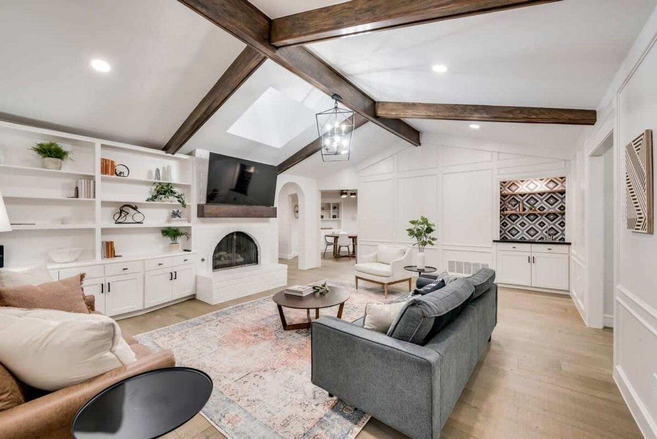 2836 Meadowbrook Dr #1019520P - Photo 3 of 34