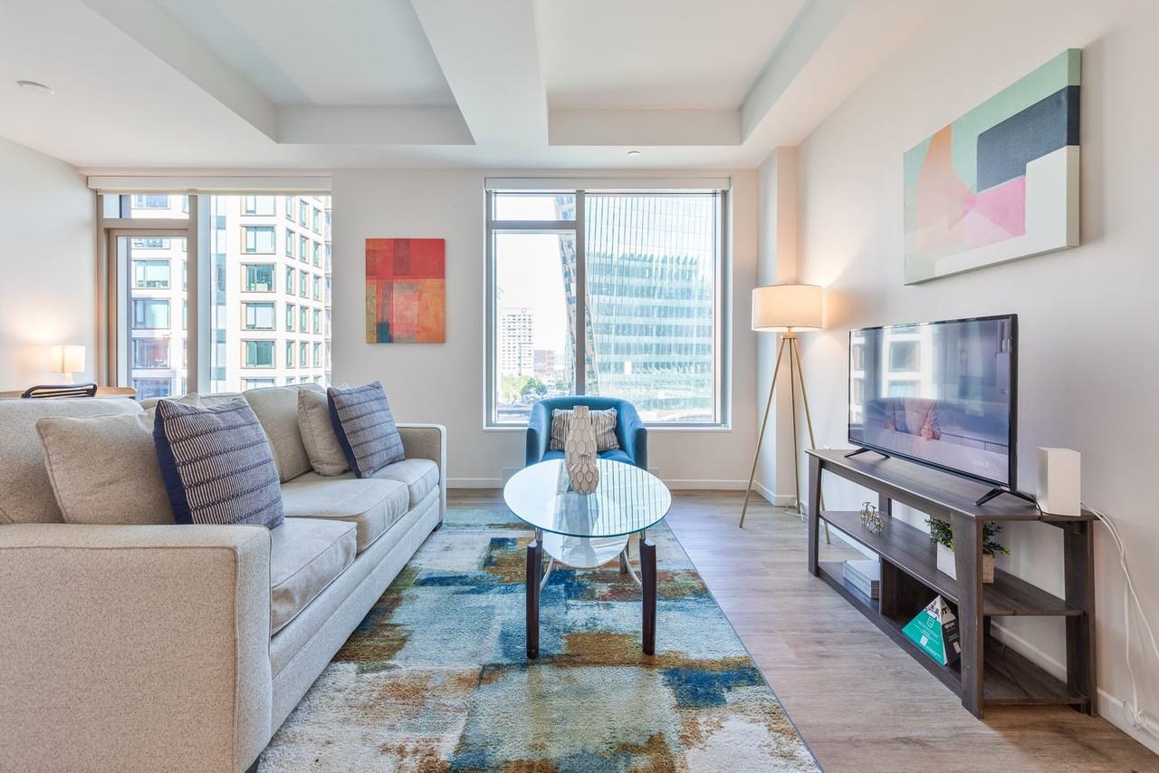 131 Seaport Blvd #1039247P - Photo 2 of 21