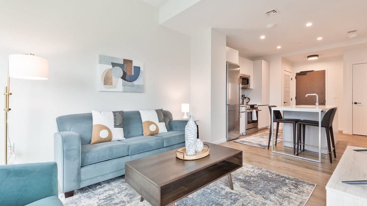 131 Seaport Blvd #1050345P - Photo 2 of 20