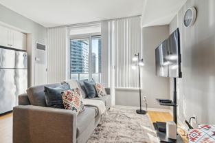 55 Bremner Blvd - Photo 1 of 1