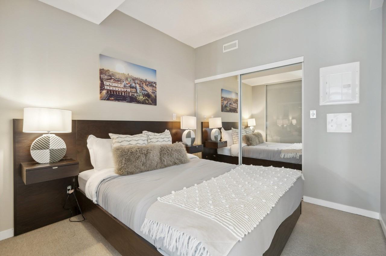 55 Bremner Boulevard - Photo 3 of 9