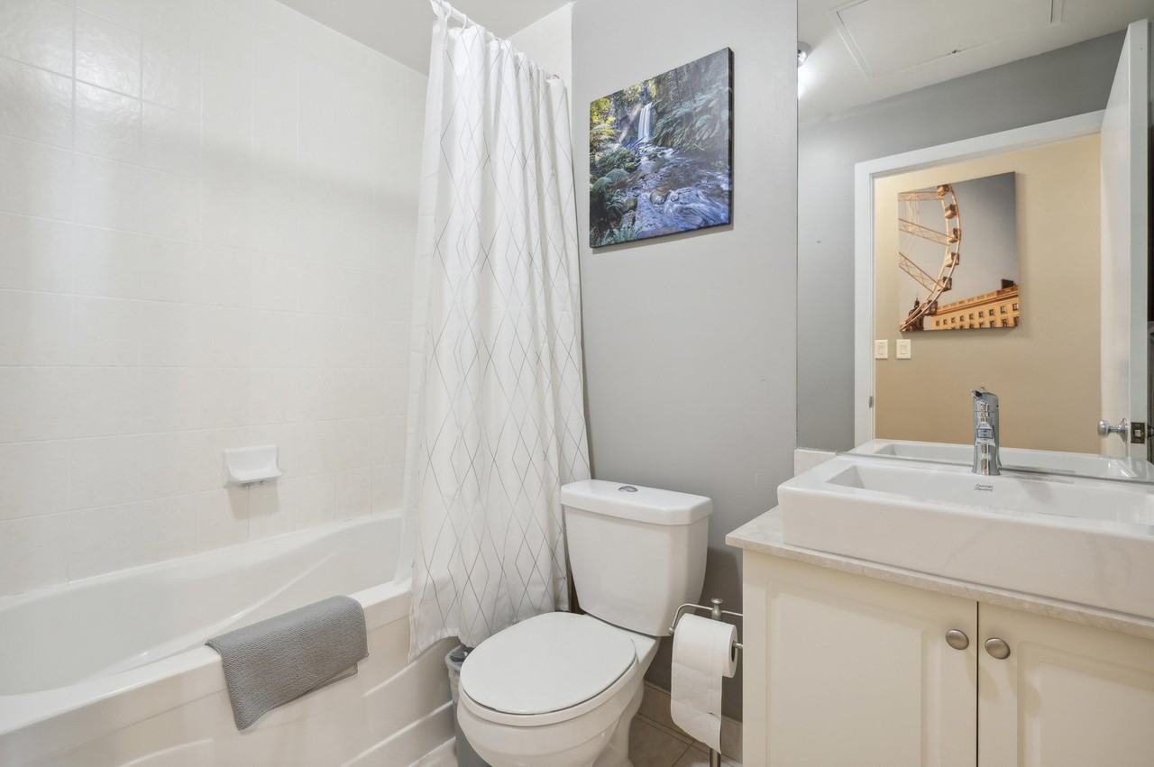 55 Bremner Boulevard - Photo 5 of 9