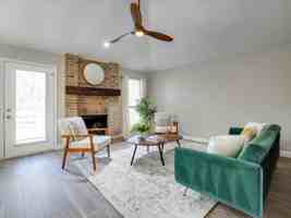 featured image of 1725 Canterbury Ln