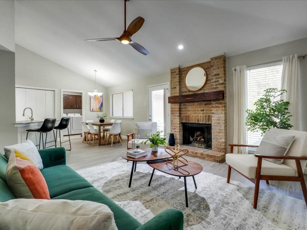 1725 Canterbury Ln #1019545P - Photo 3 of 33