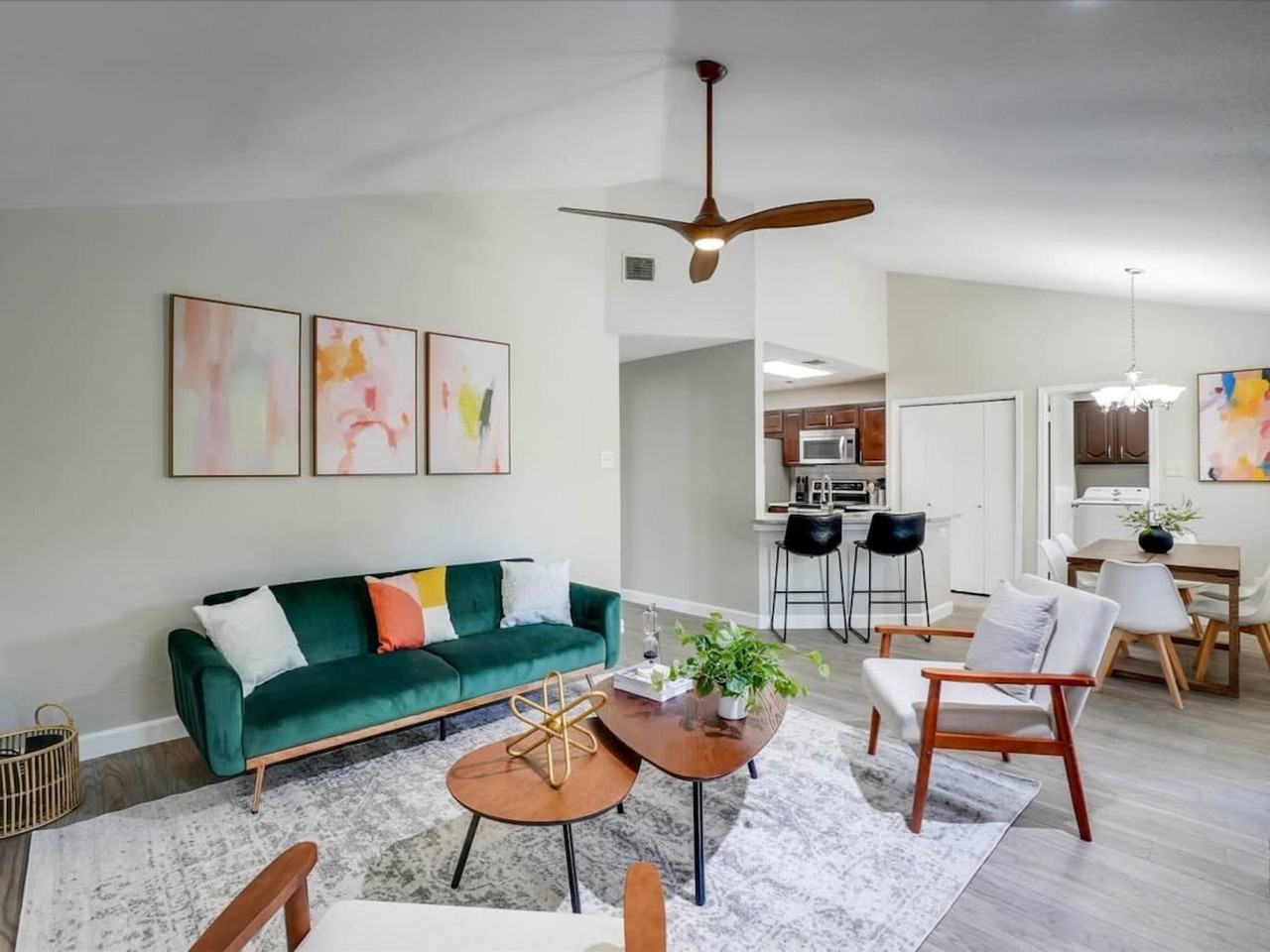 1725 Canterbury Ln #1019545P - Photo 4 of 34