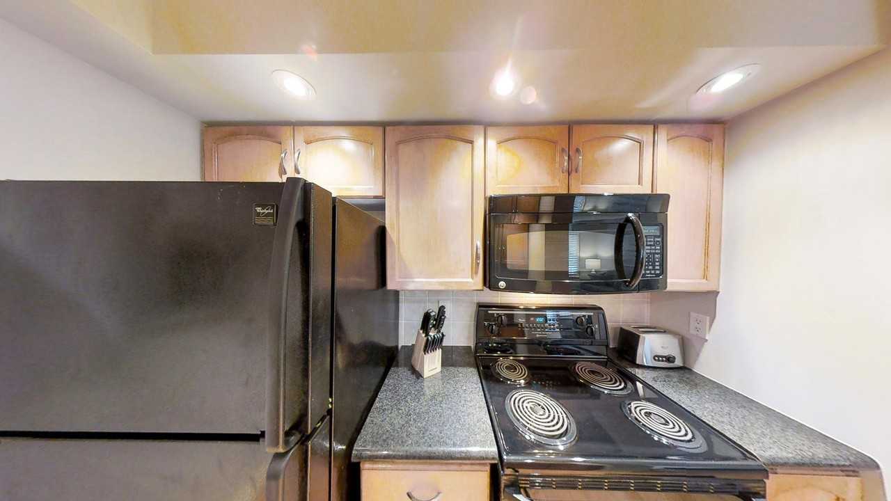 270 Wellington Street West - Photo 5 of 19