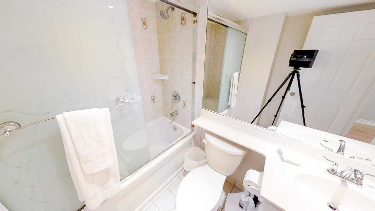 270 Wellington Street West - Photo 7 of 19