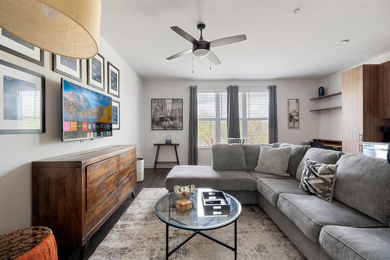 2232 Empire Central #1018224P - Photo 2 of 20