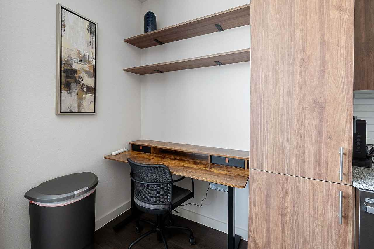 2232 Empire Central #1018224P - Photo 6 of 20