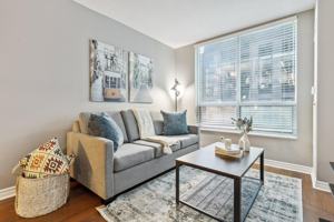 featured image of 168 Simcoe St