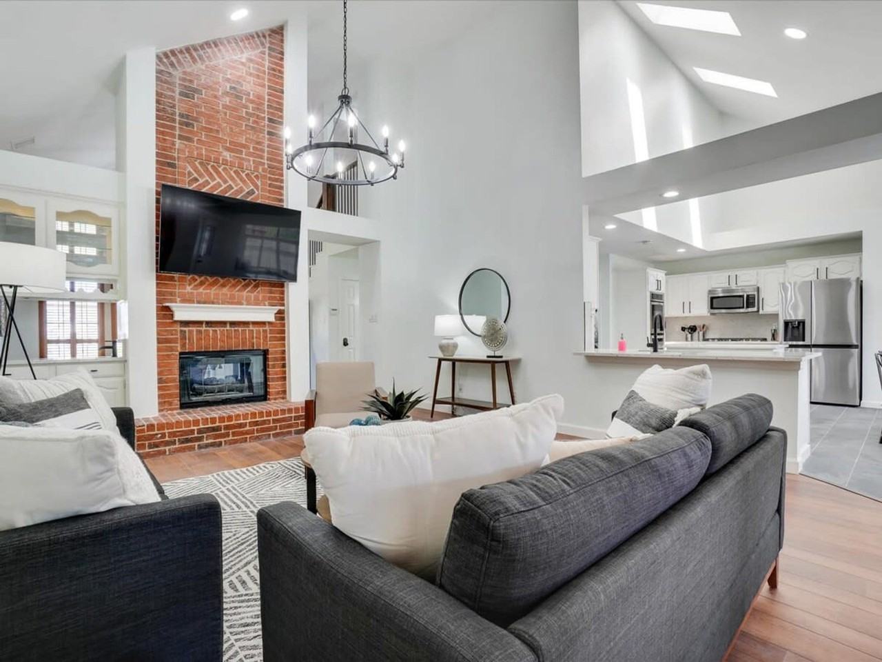 922 Blackstone Dr #1019539P - Photo 3 of 45