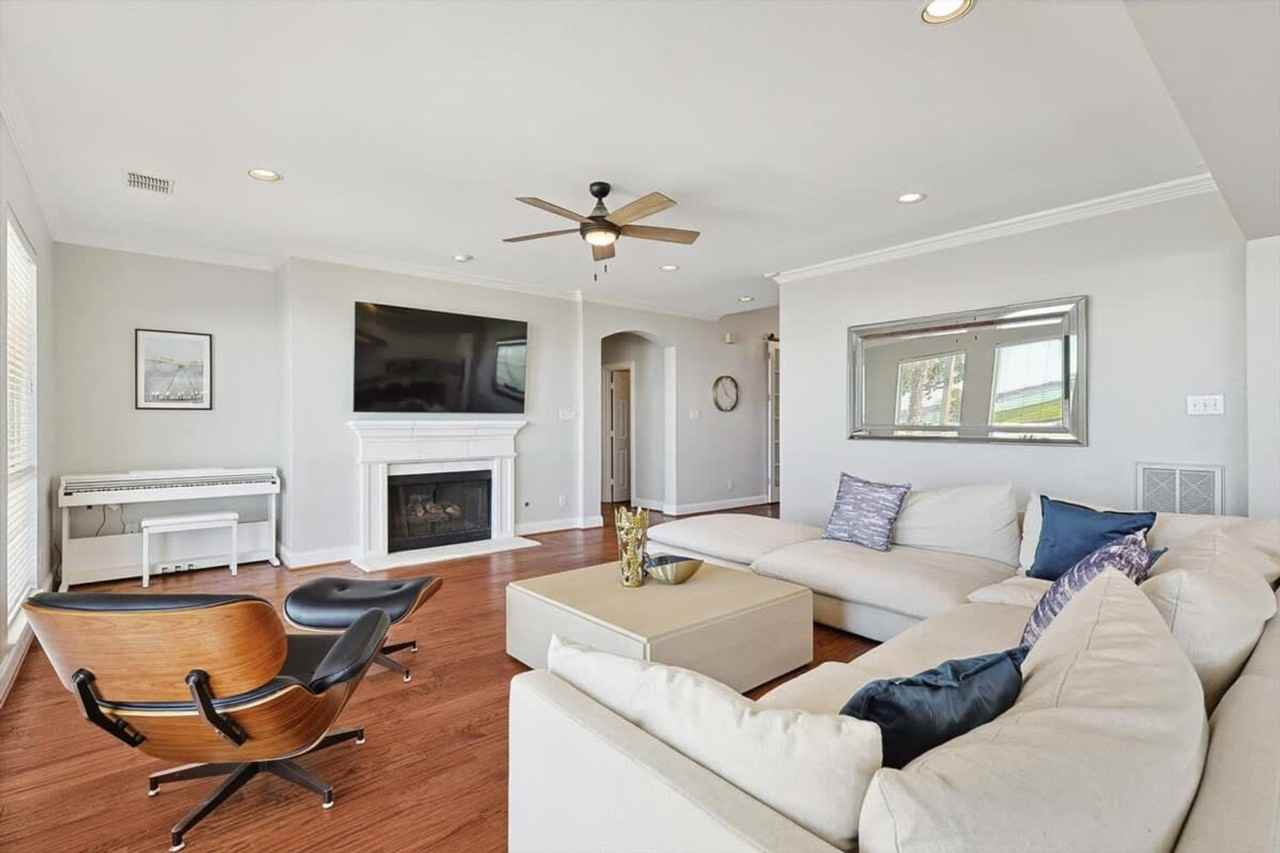 925 Sunset Hill Dr #1019605P - Photo 3 of 50