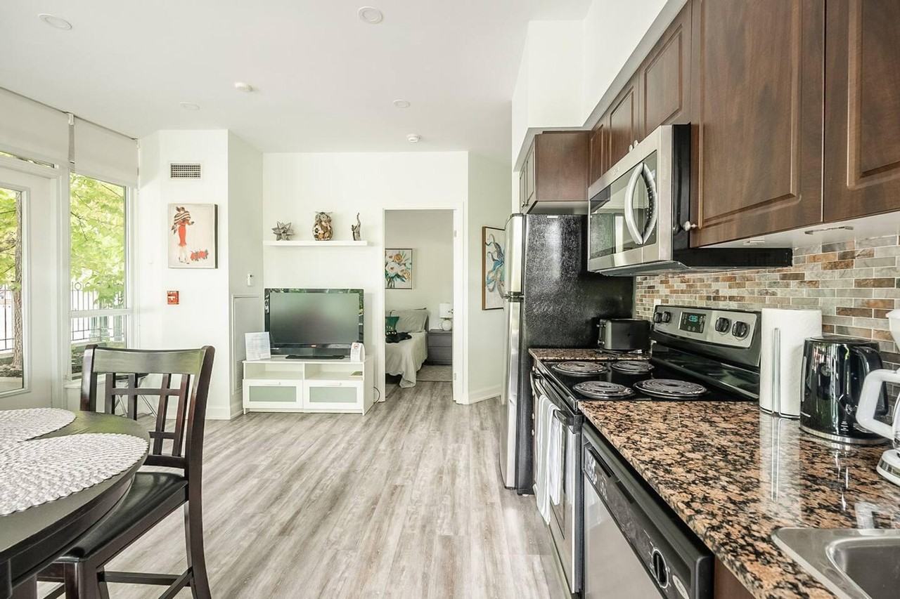 250 Fort York Blvd #1037038P - Photo 7 of 23