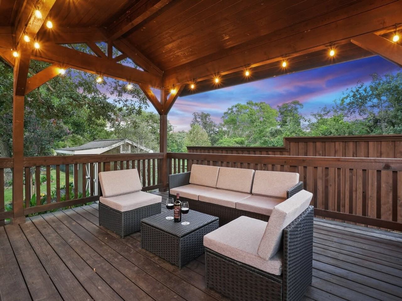 2305 Clearview Ct #1019532P - Photo 4 of 46