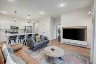 600 E Trinity Ln - Photo 1 of 1