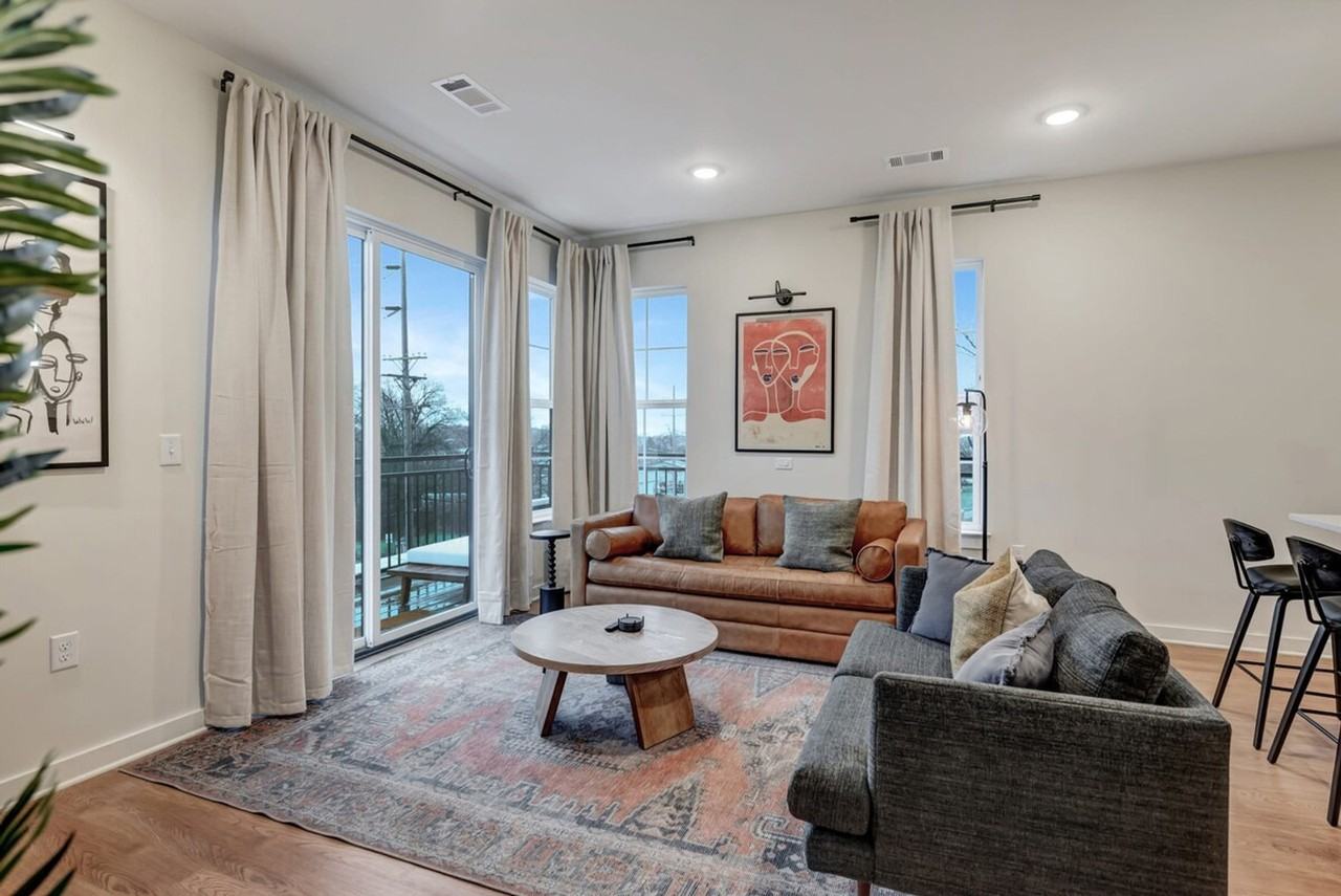 600 E Trinity Ln #1049679P - Photo 4 of 25