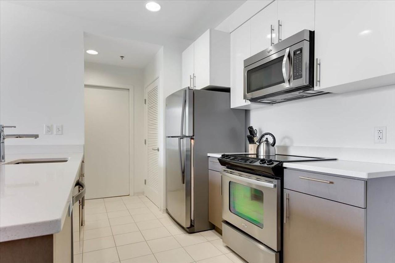 300 Kendall St #1048694P - Photo 7 of 17