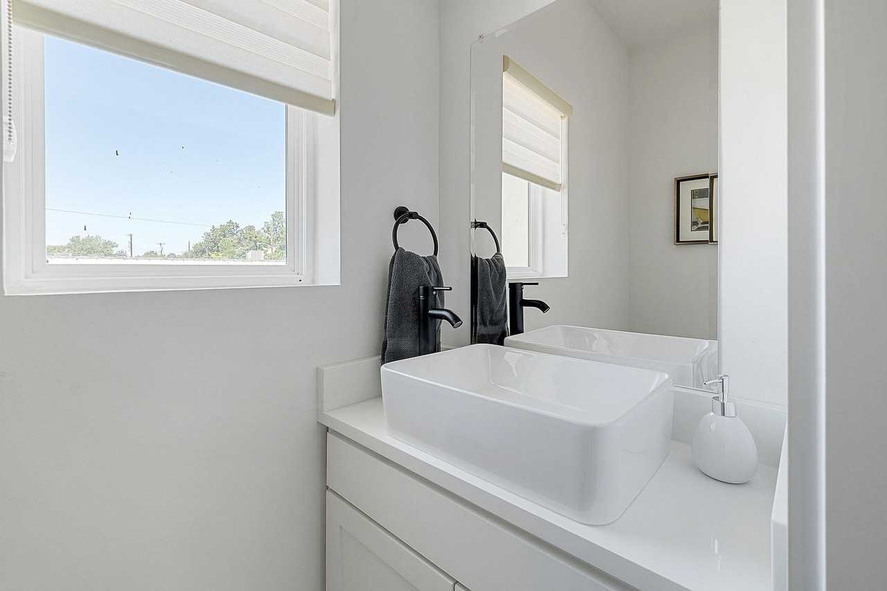 824 Sunset Ave #1024497P - Photo 7 of 20