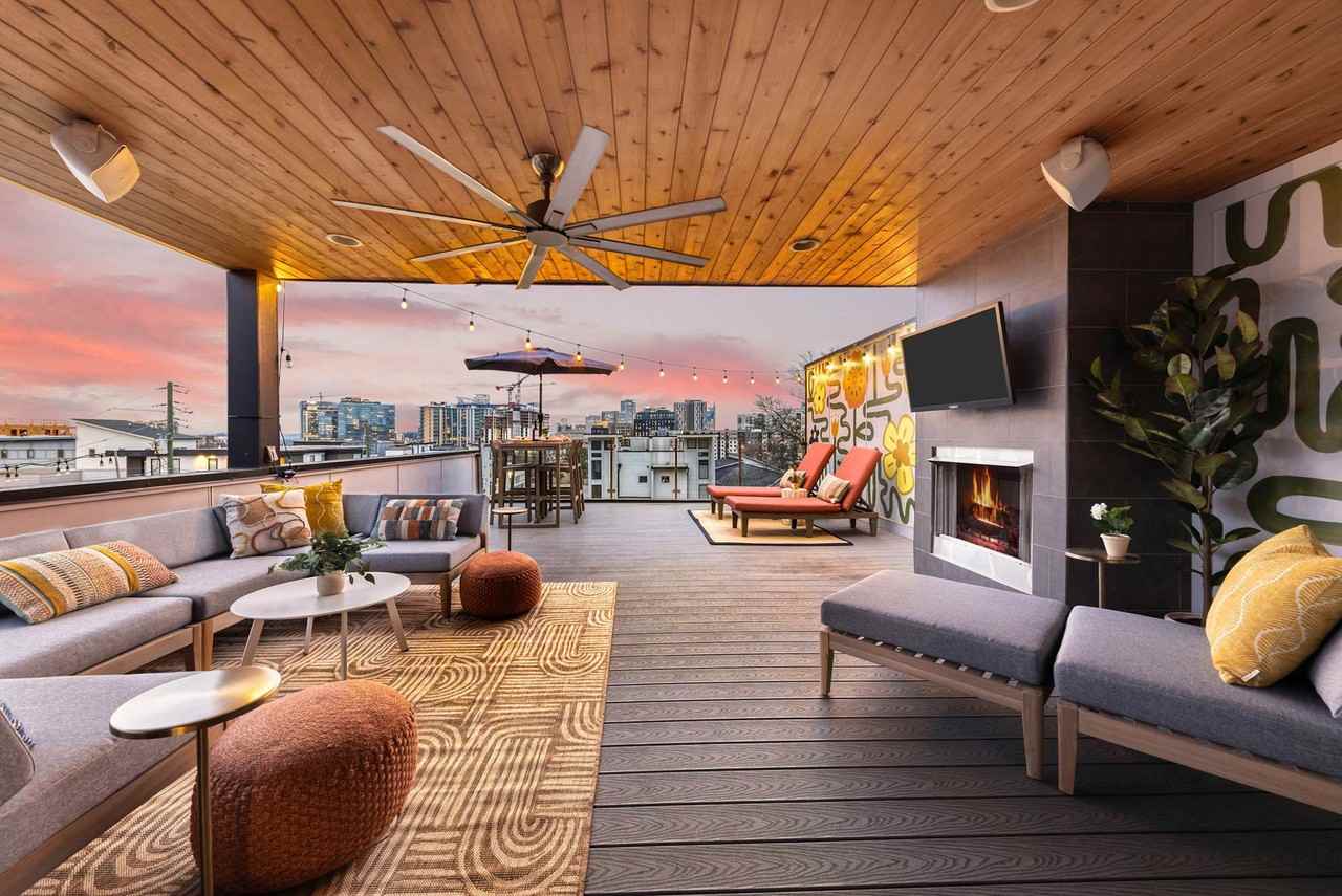 917 Southside Pl #1043947P - Photo 5 of 50