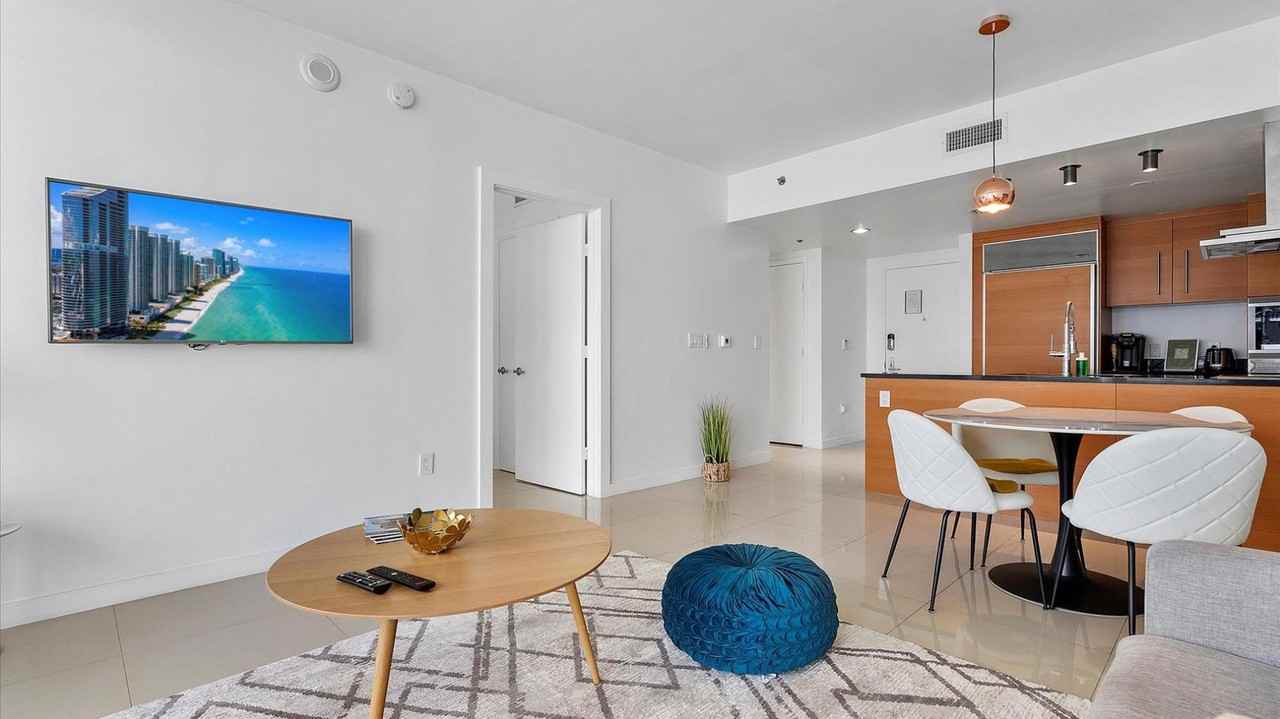 475 Brickell Ave #1049802P - Photo 3 of 28