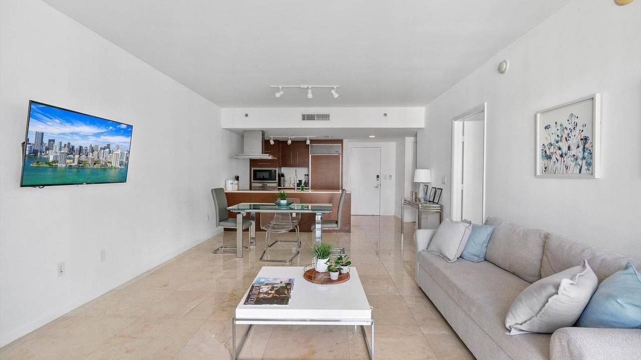 475 Brickell Ave #1049811P - Photo 3 of 27