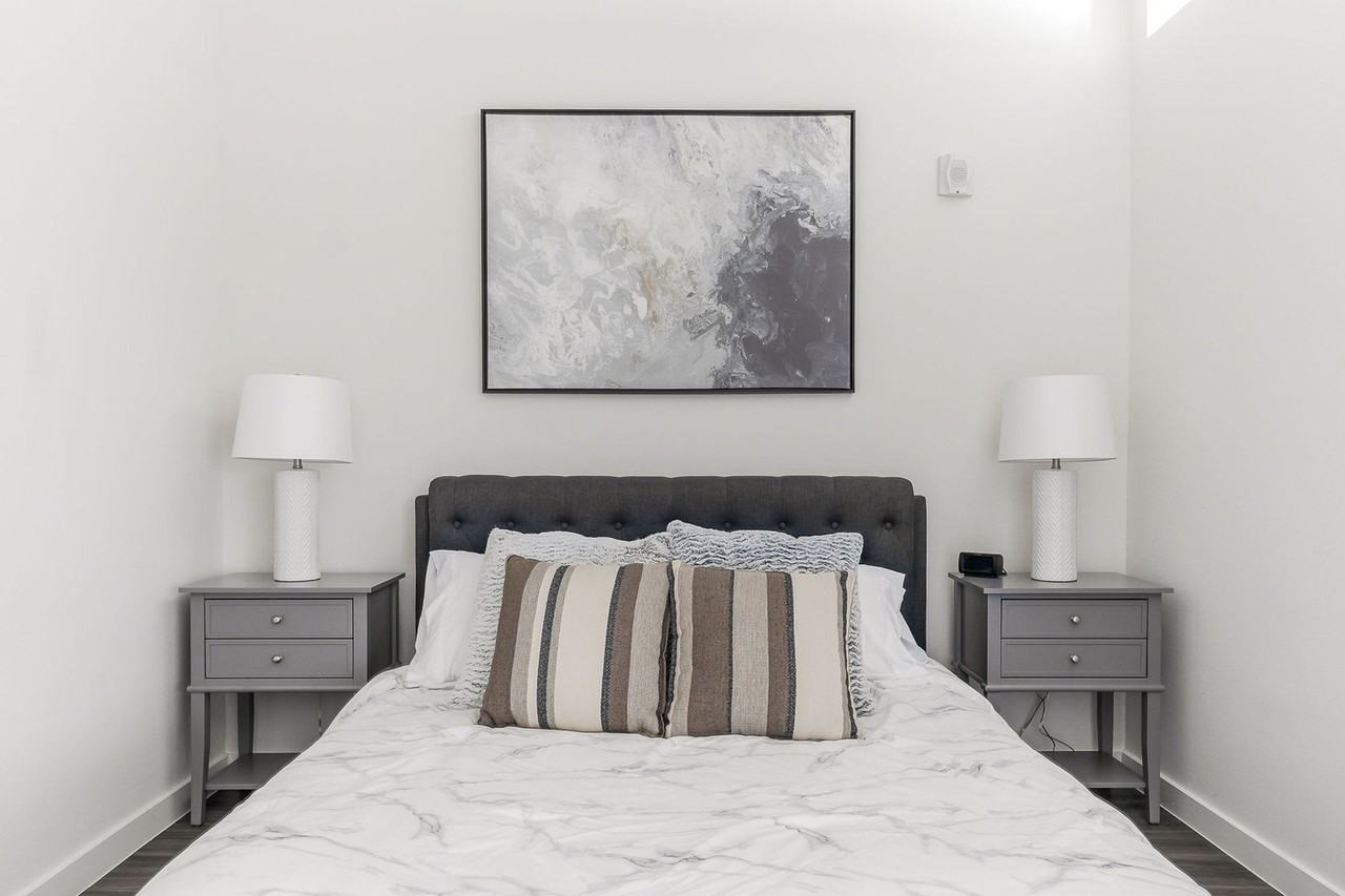 1500 N Henderson Ave #1018232P - Photo 4 of 19