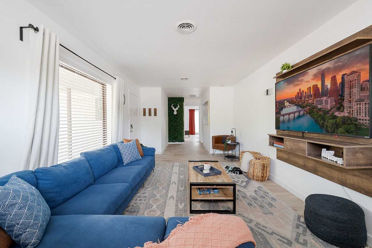 631 Sherwood Dr #1018241P - Photo 2 of 25