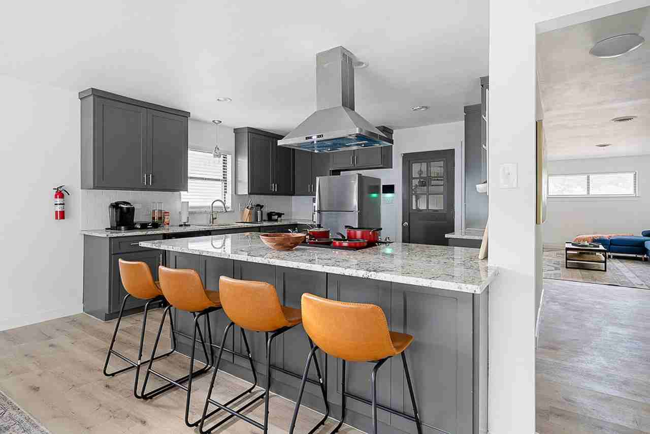 631 Sherwood Dr #1018241P - Photo 6 of 25