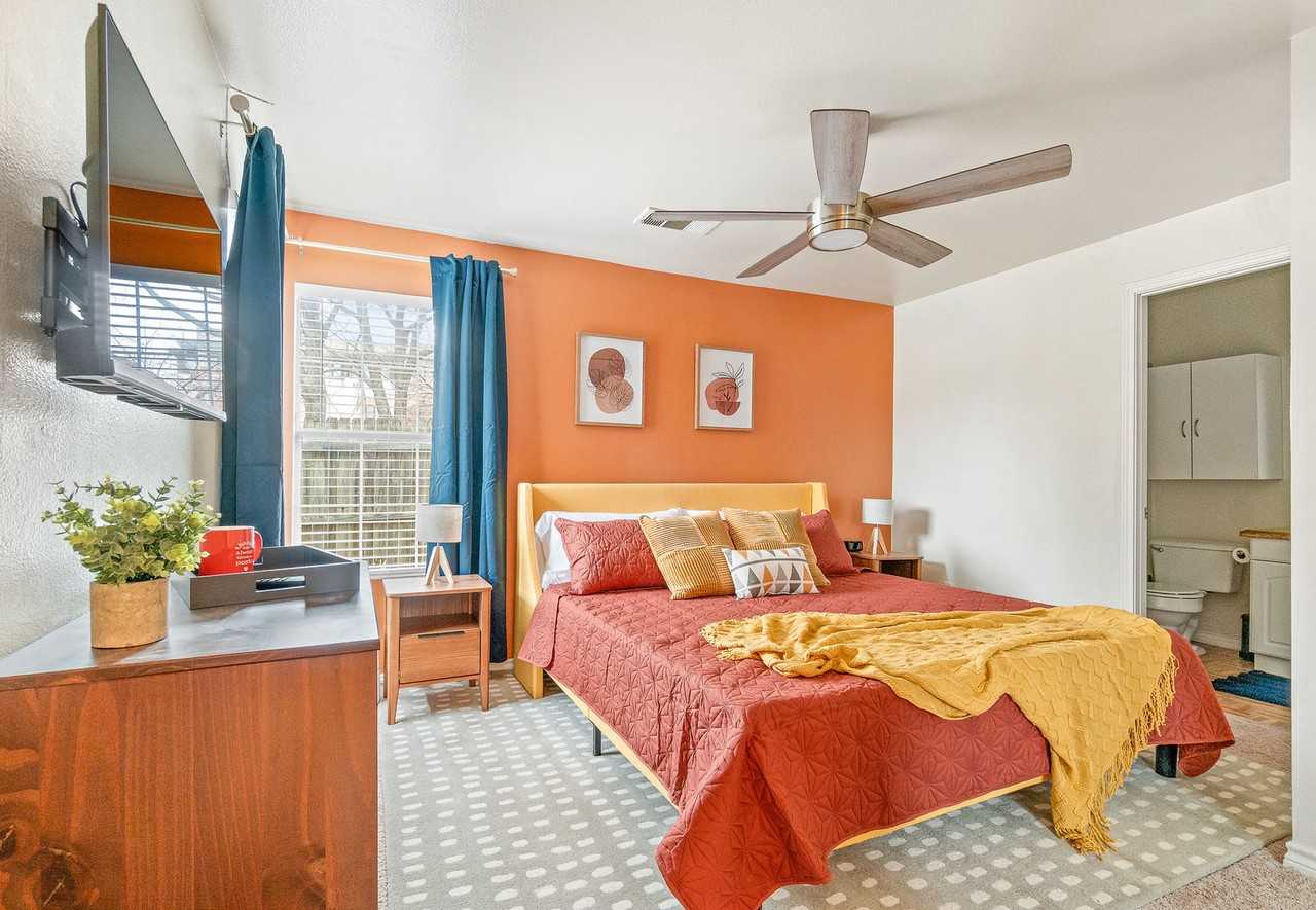 4315 Munger Ave #1018225P - Photo 3 of 19