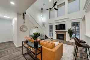 featured image of 3933 Wisteria Ln