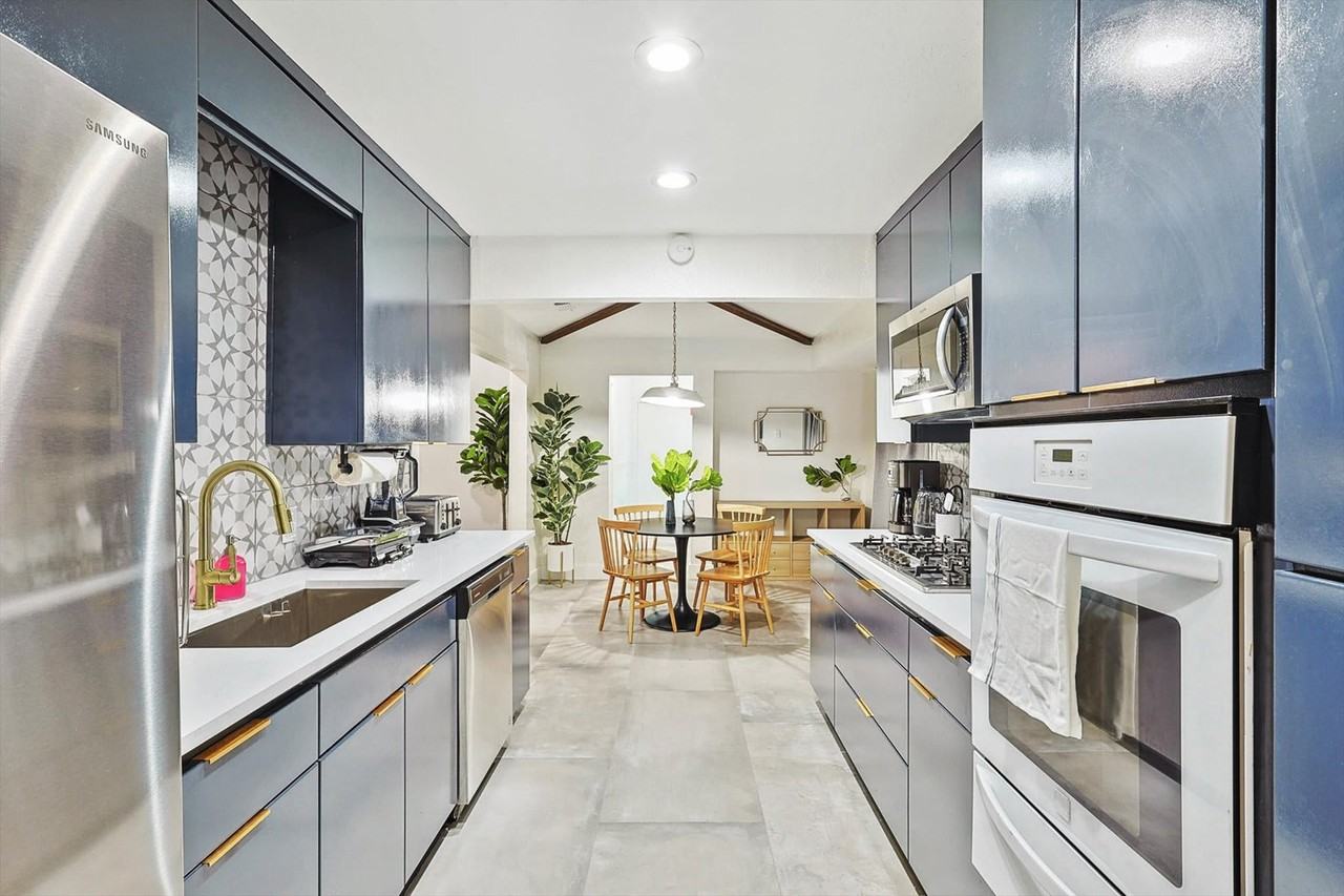 1012 Cloverdale Ln #1024494P - Photo 5 of 43