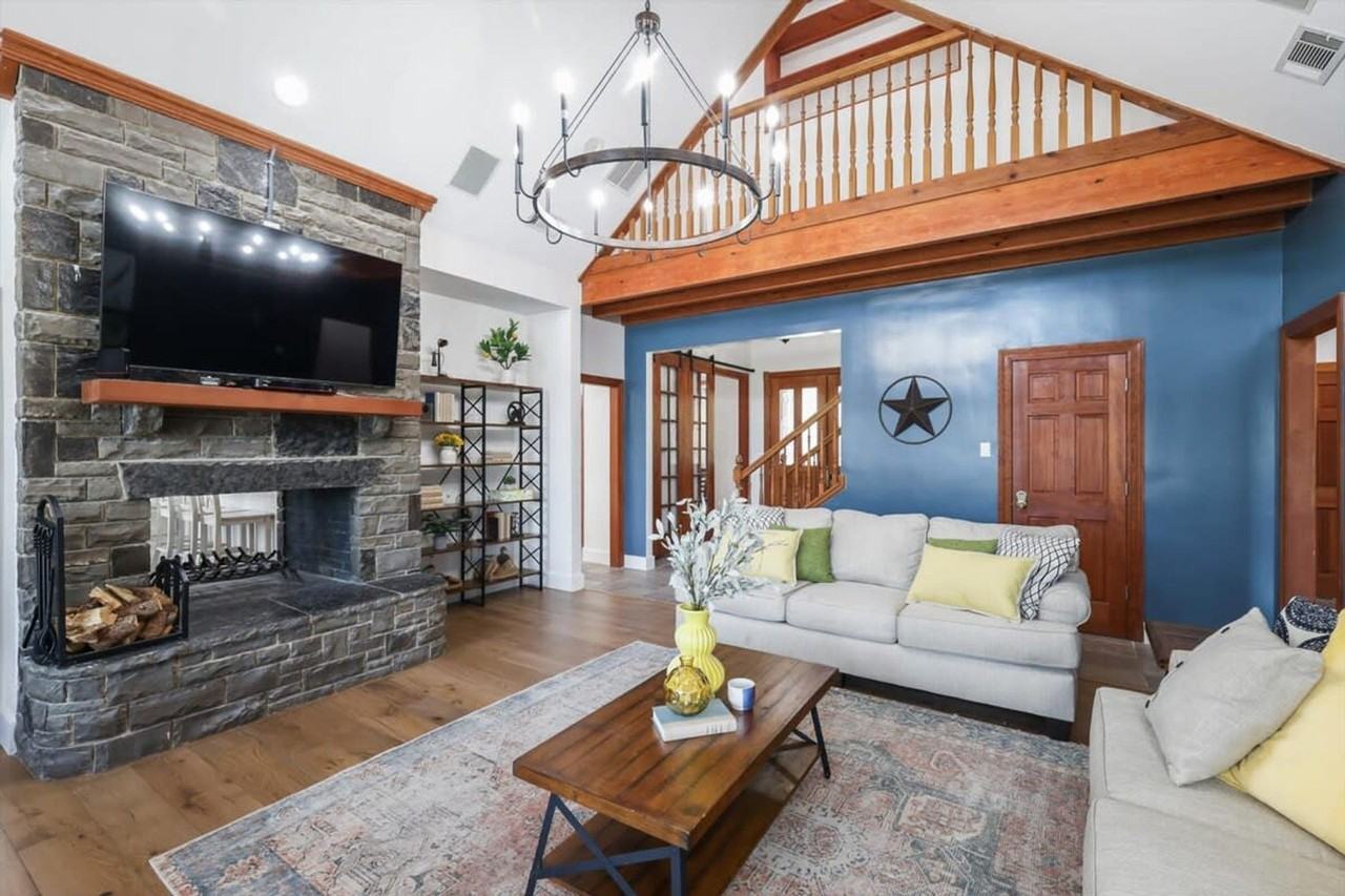 204 Covey Ln #1019544P - Photo 3 of 50