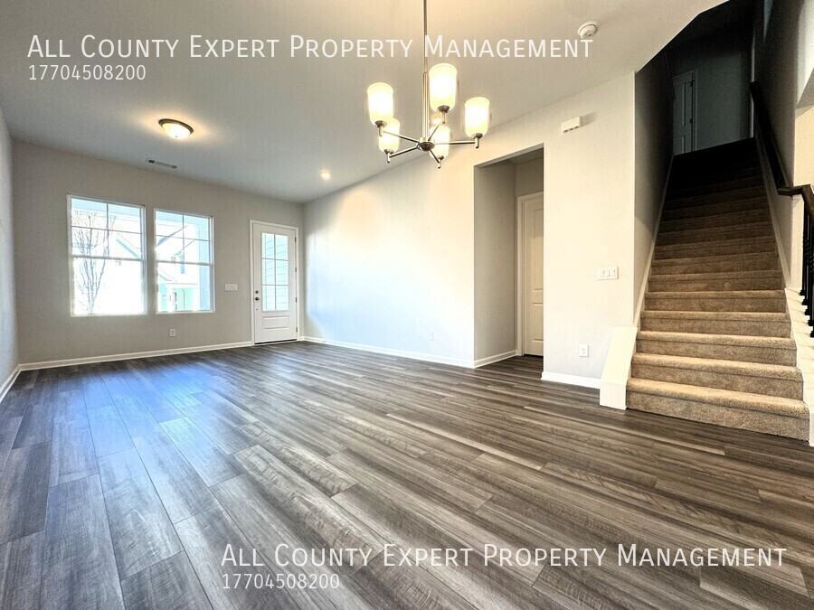 221 Birchwood Row - Photo 3 of 31