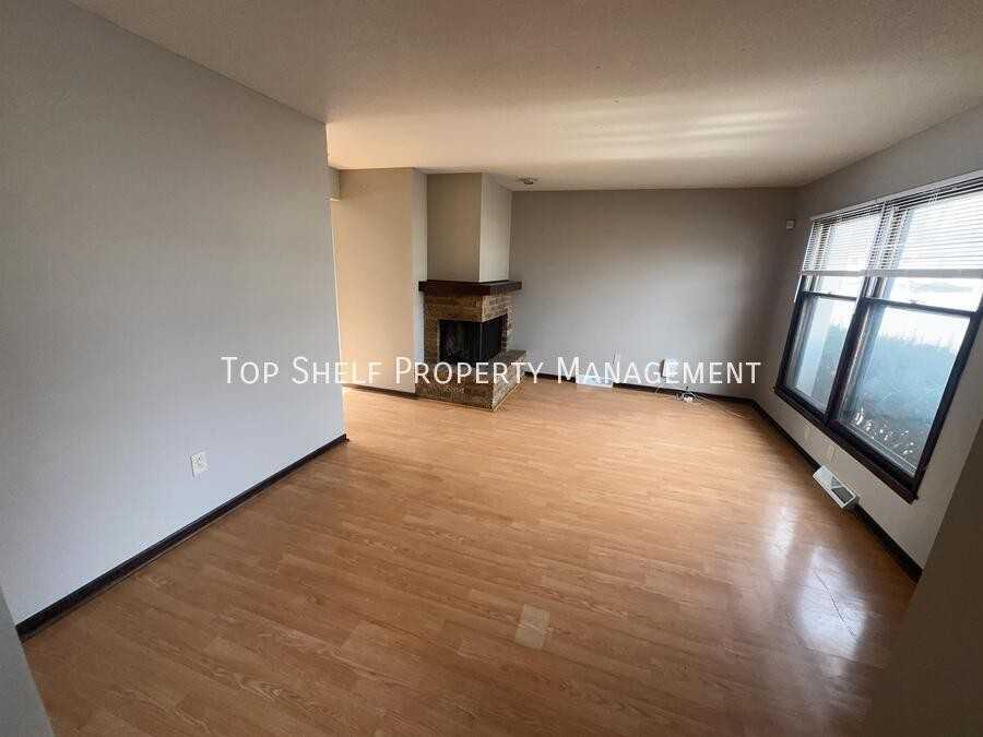 6402 Lincoln Ave - Photo 2 of 16