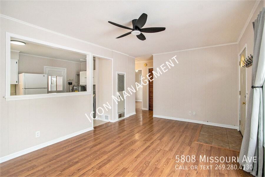 5808 Missouri Ave - Photo 3 of 15