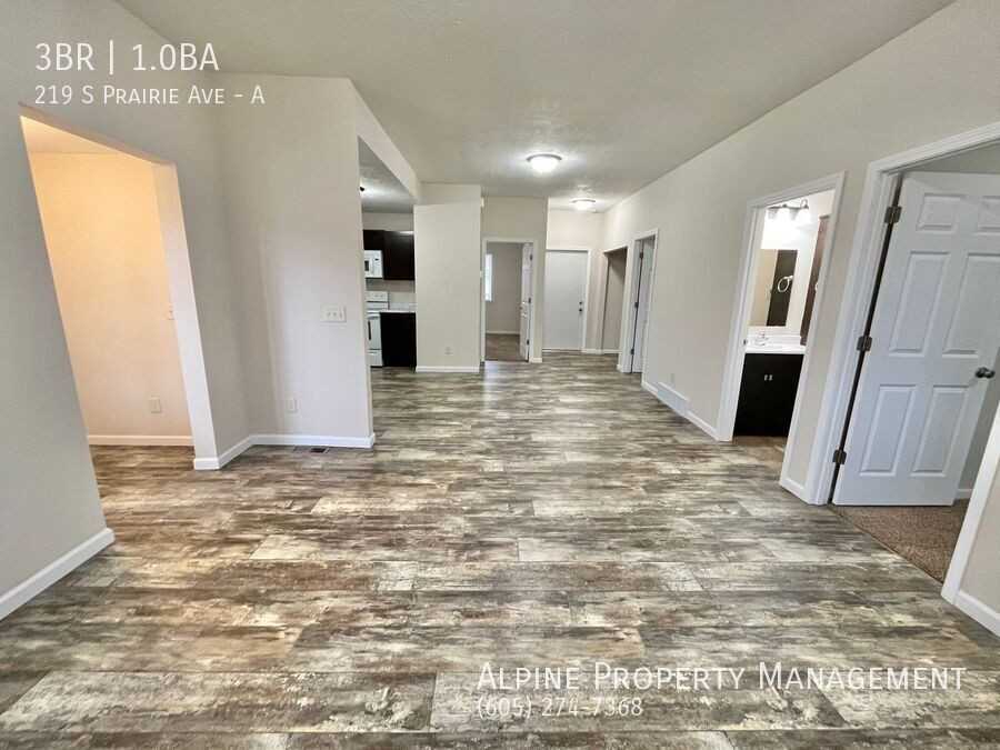 219 S Prairie Ave #A - Photo 3 of 20