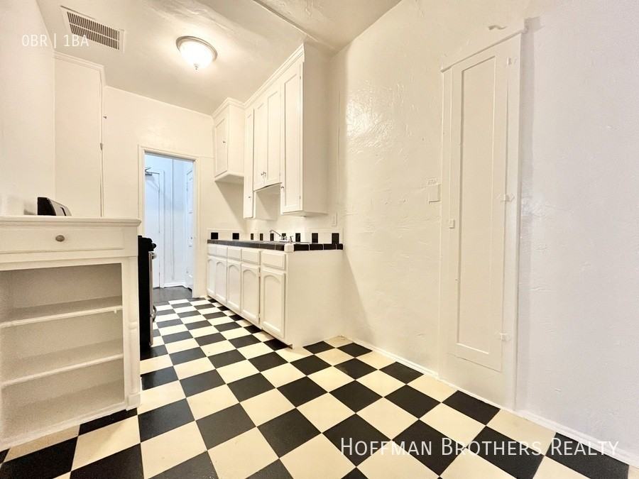 849 S Oxford Ave #108A