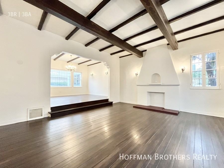 800 S Detroit St - Photo 2 of 19