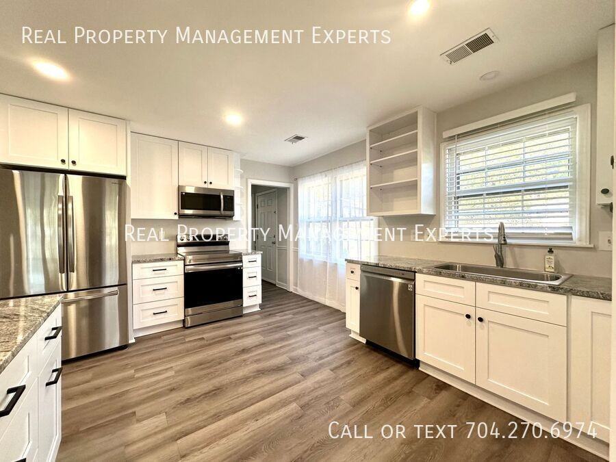 1105 S Magnolia St - Photo 2 of 24