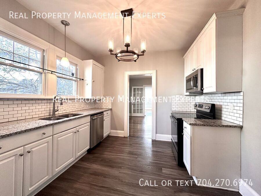 2308 Carmine St - Photo 3 of 18