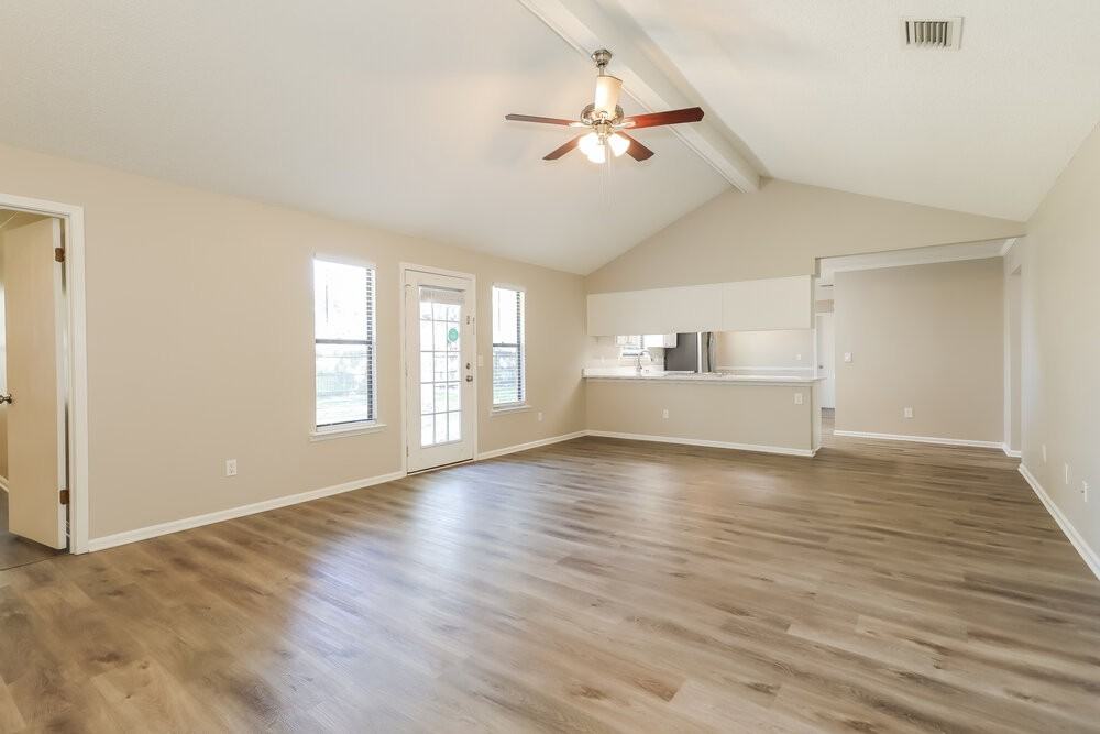 5537 Blackjack Grove Ln - Photo 5 of 16