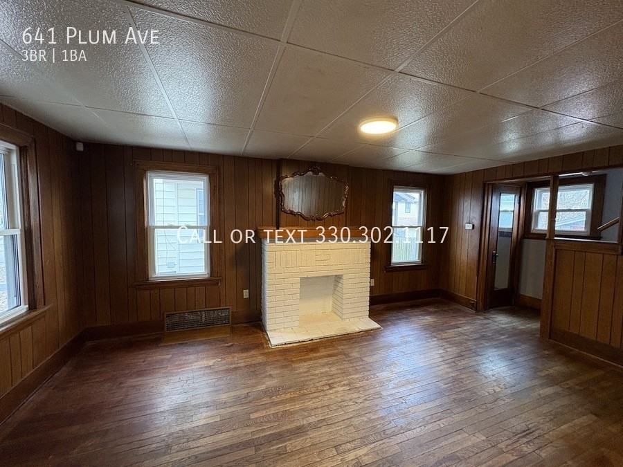 641 Plum St - Photo 3 of 11