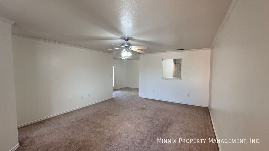 916 N Bangor Ave #B - Photo 5 of 25