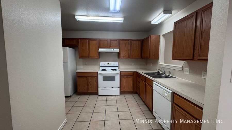 916 N Bangor Ave #B - Photo 6 of 25